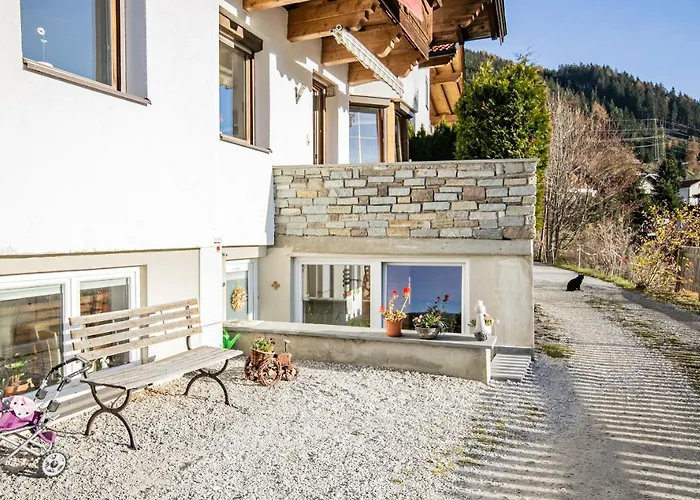 Mit Terrasse *