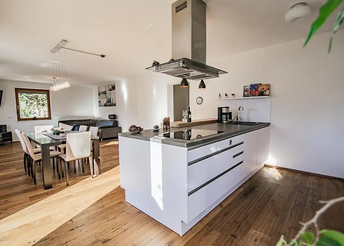 Mit Terrasse 公寓 *